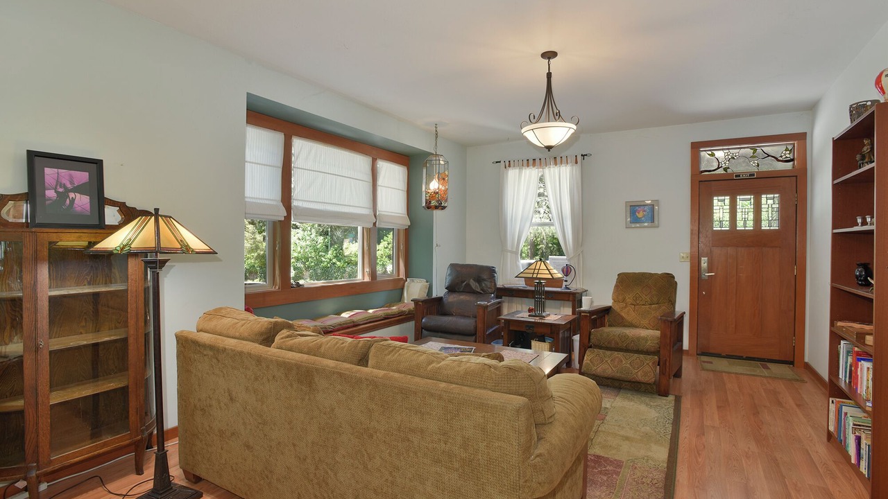 Photo of Livingroom in Dunsmuir