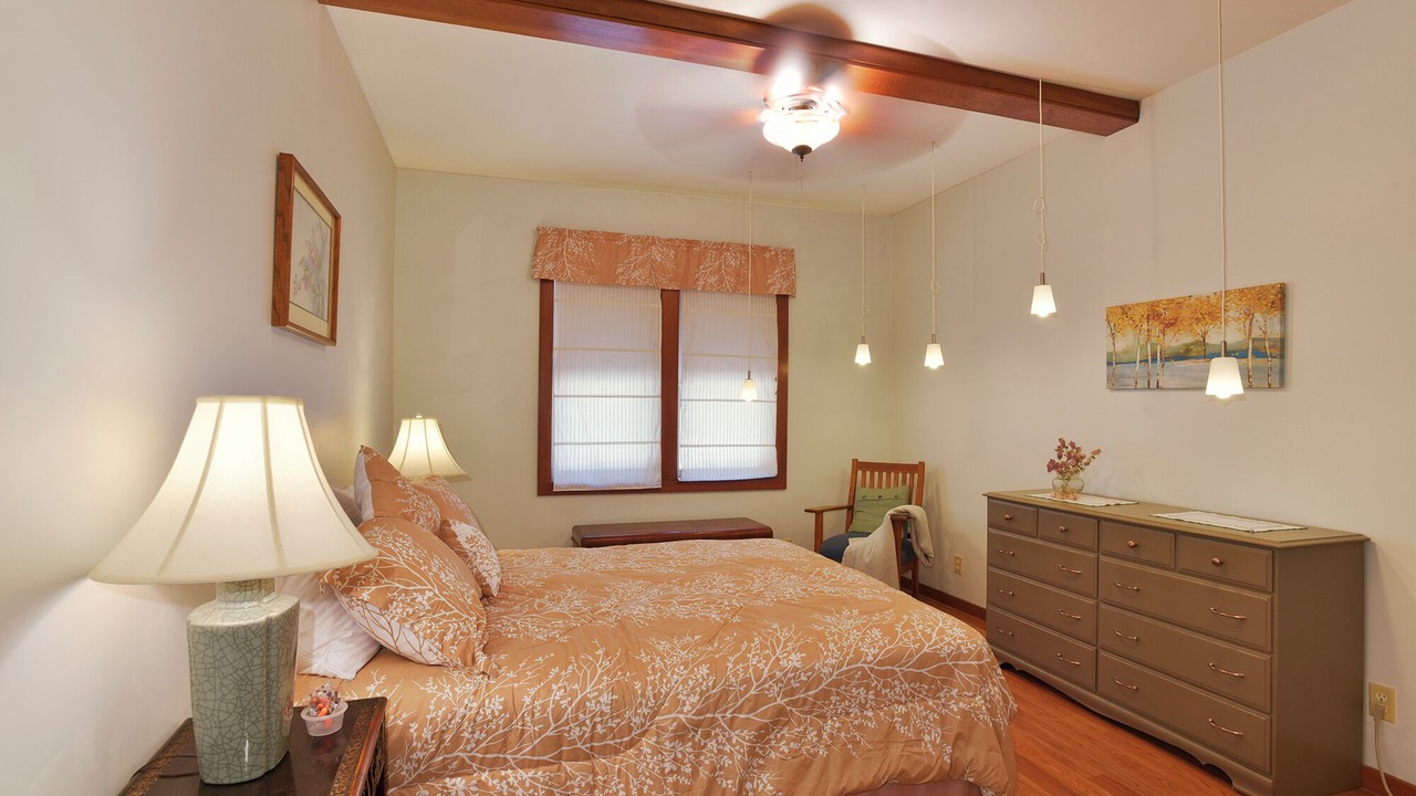 Photo of Bedroom in Dunsmuir