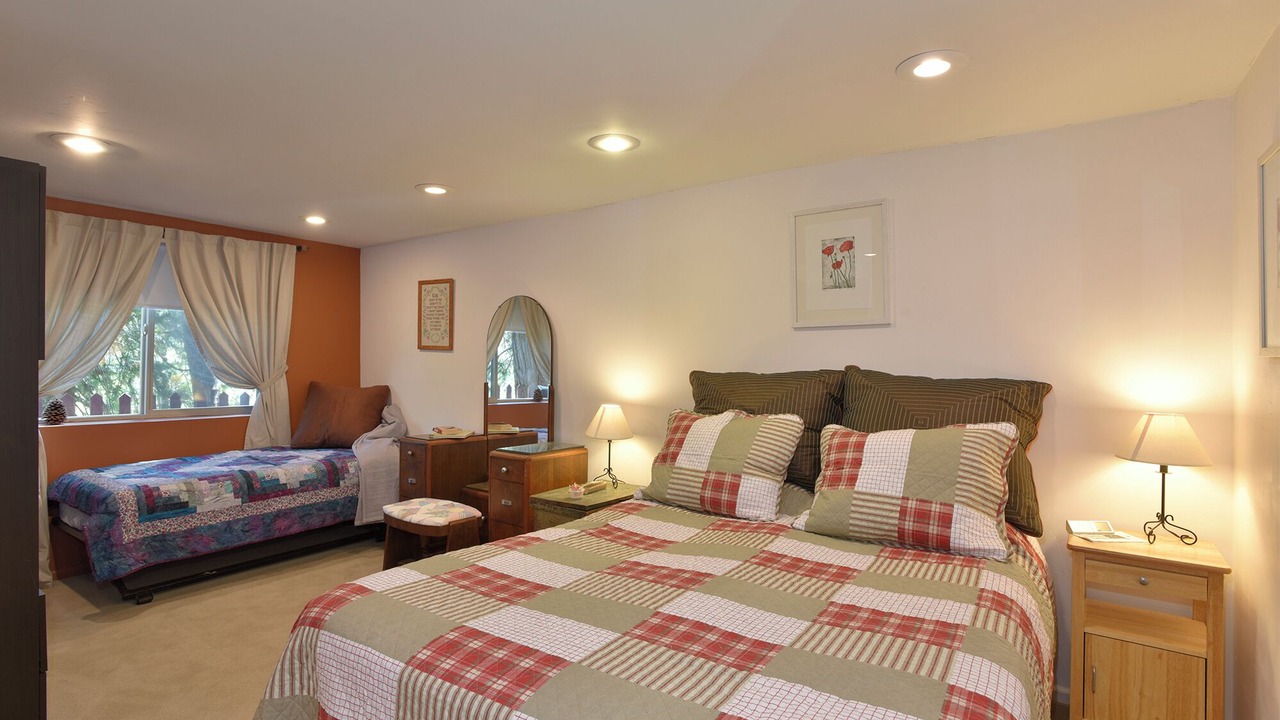 Photo of Bedroom in Dunsmuir