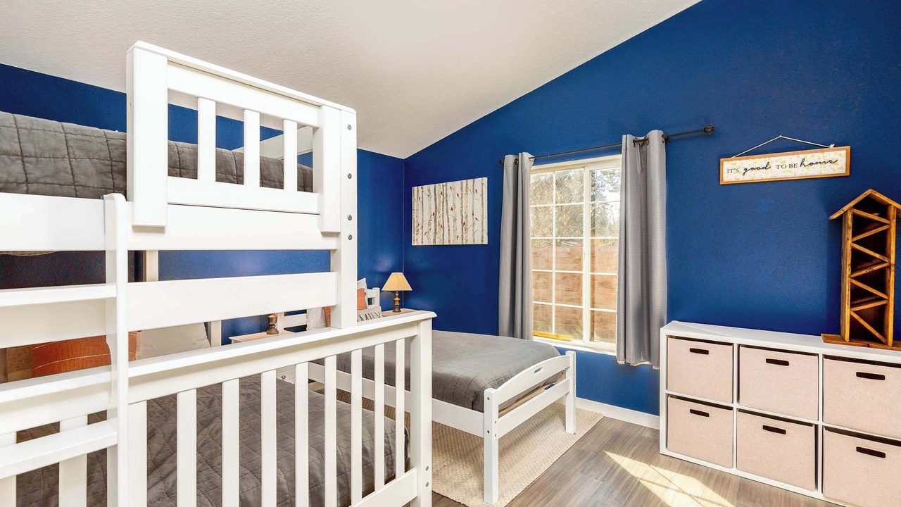 Photo of Bedroom in Deschutes River Woods