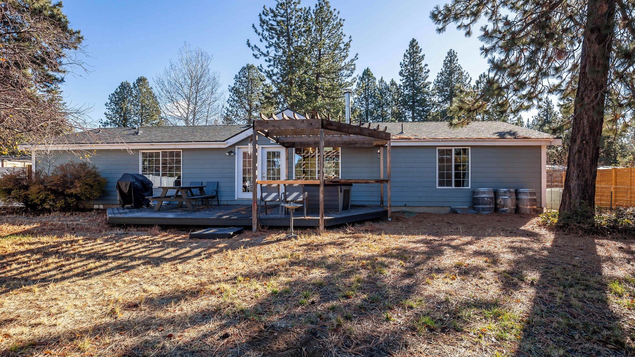 Photo of Bedroom in Deschutes River Woods