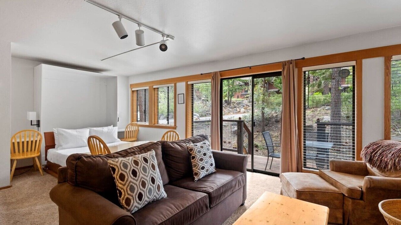 Photo of Livingroom in Tahoe Woods