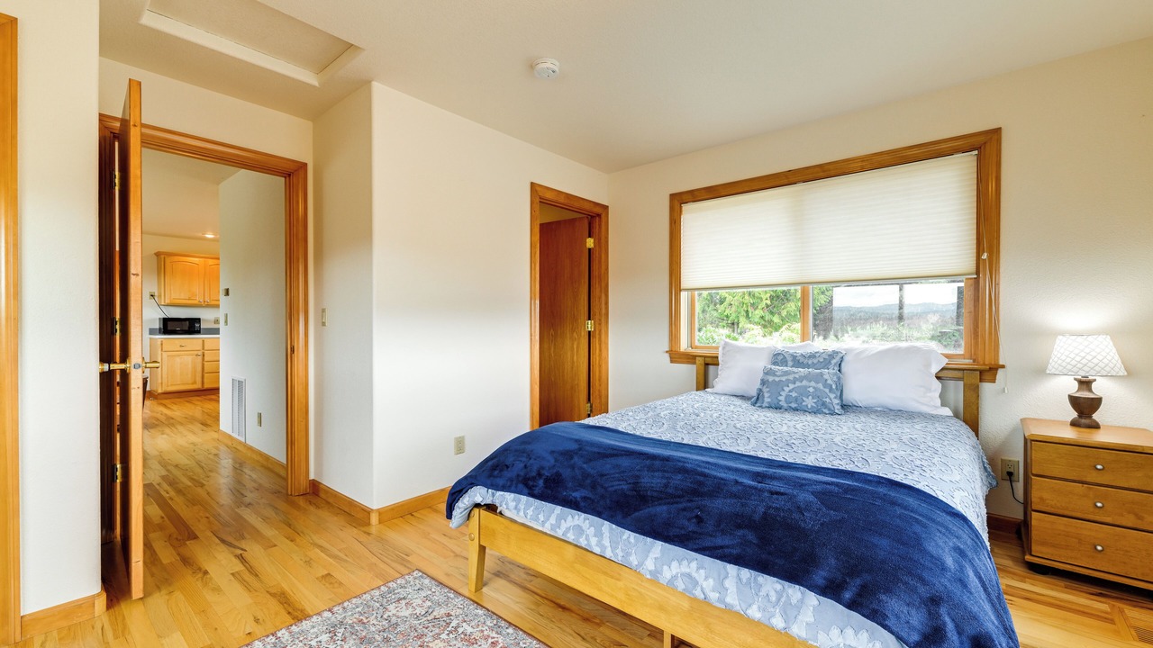 Photo of Bedroom in Oakland