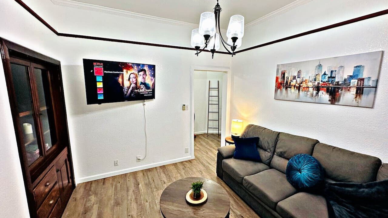 Photo of Livingroom in Downtown Sacramento