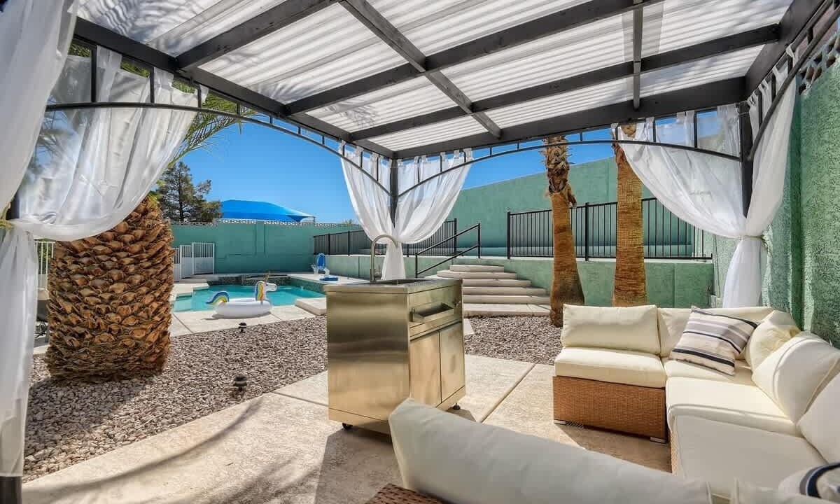 Photo of Patio Balcony in Canyon Gate