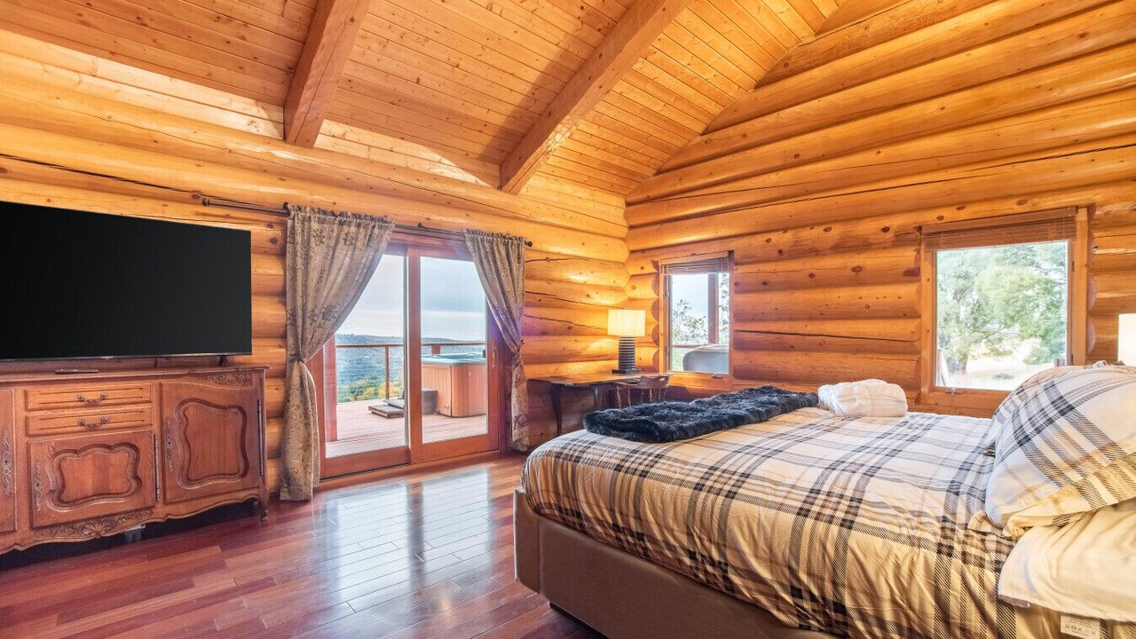 Photo of Bedroom in Volcano