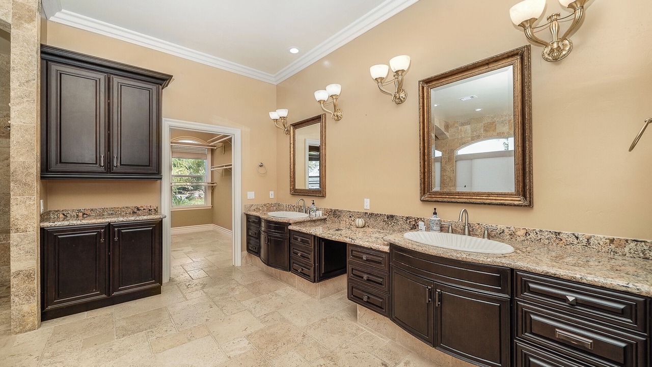 Photo of Bathroom in Vista