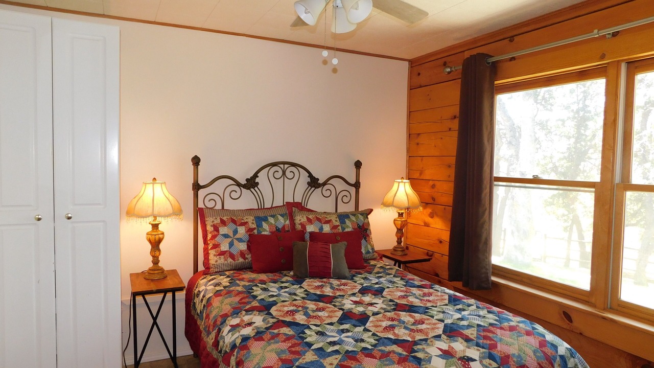 Photo of Bedroom in Posey