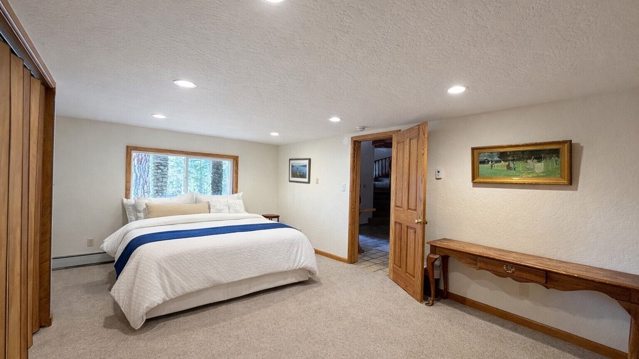 Photo of Bedroom in Lincoln Park