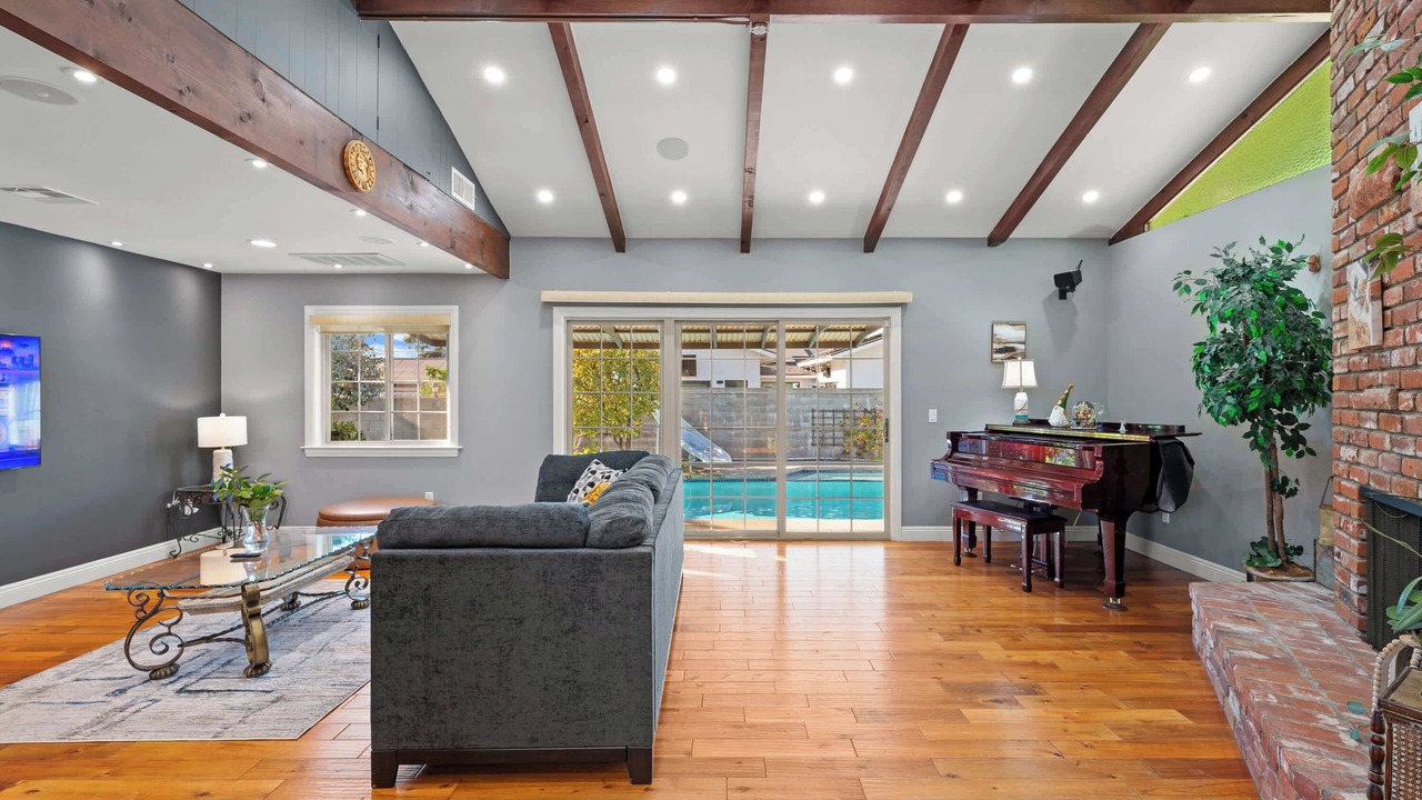 Photo of Livingroom in Glendora