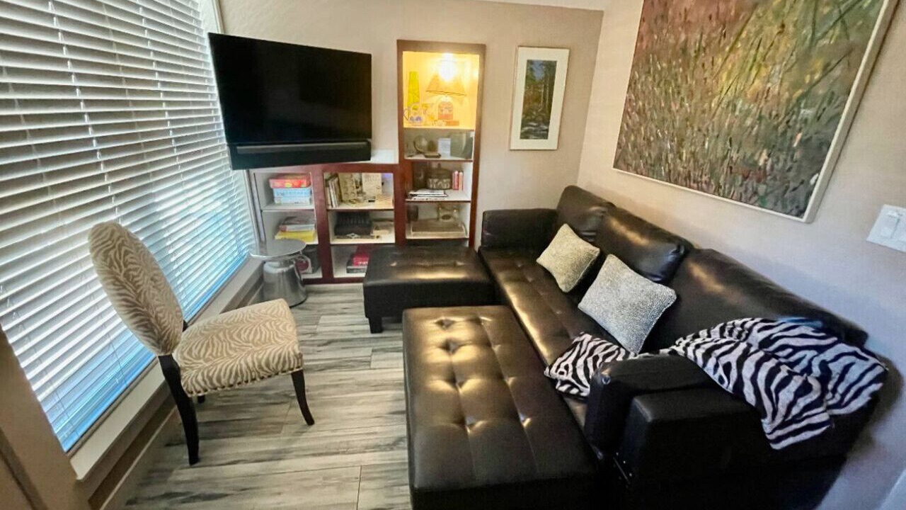 Photo of Livingroom in Southwest Bend