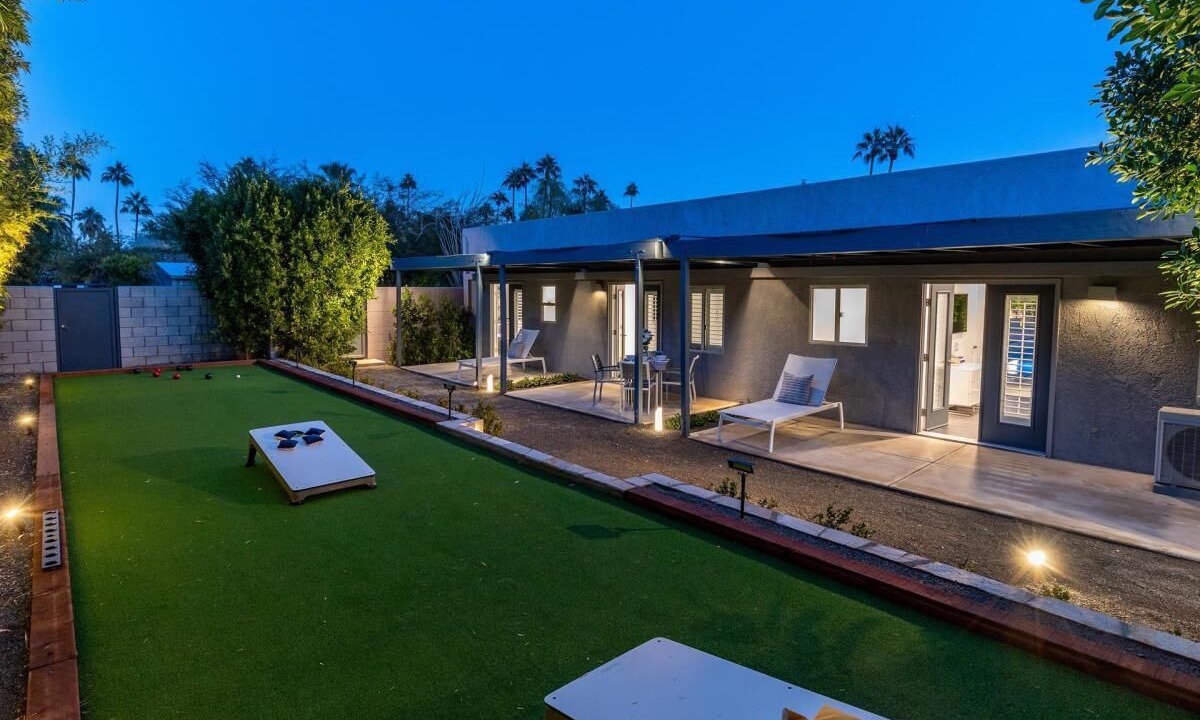 Photo of Patio Balcony in Tahquitz River Estates