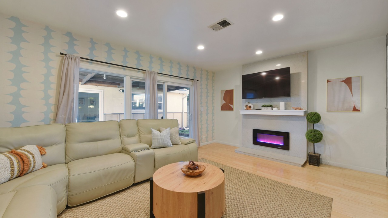 Photo of Livingroom in Hayward