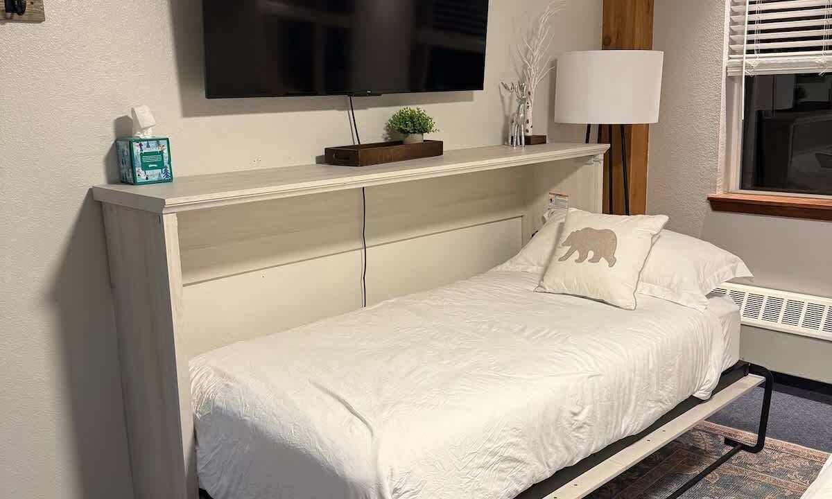 Photo of Bedroom in Kirkwood