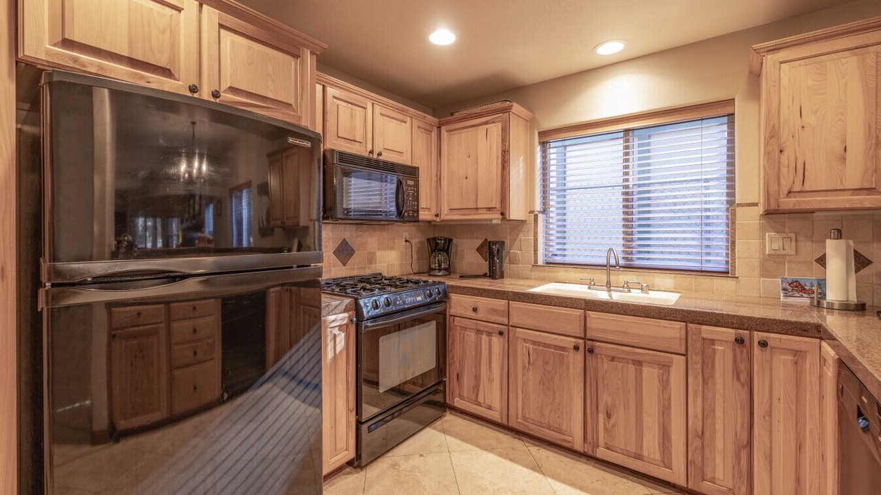 Photo of Kitchen in Summit Estates