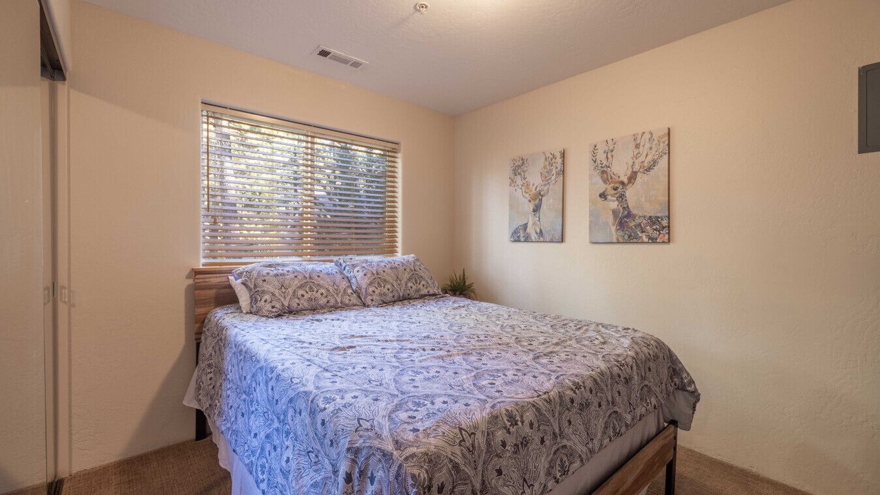 Photo of Bedroom in Summit Estates