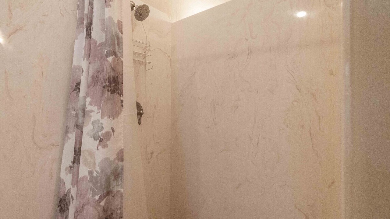 Photo of Bathroom in Summit Estates
