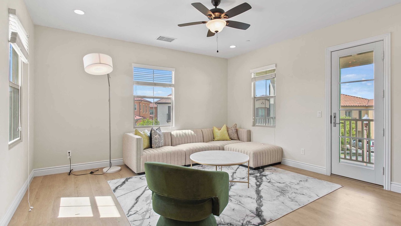 Photo of Livingroom in Orchard Hills