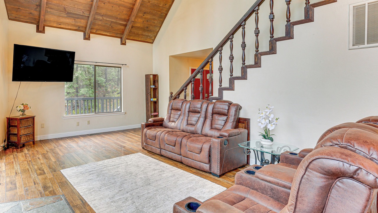 Photo of Livingroom in Lakehead