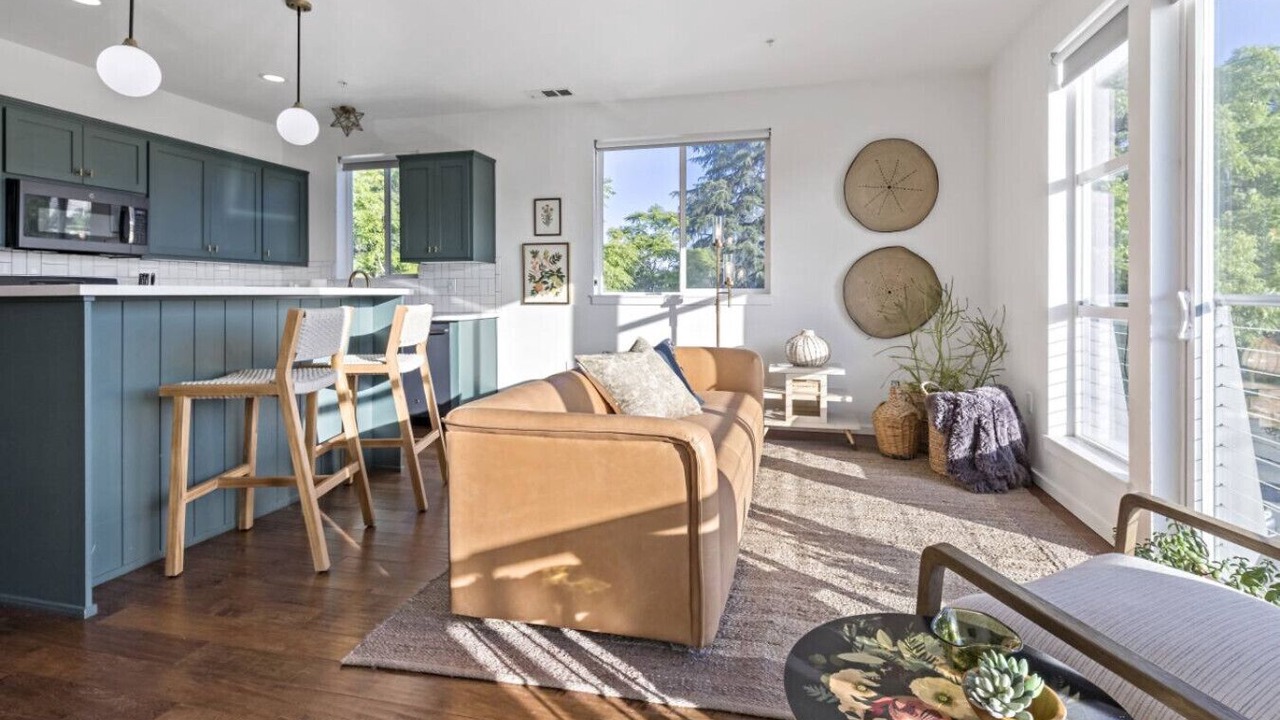 Photo of Livingroom in Downtown