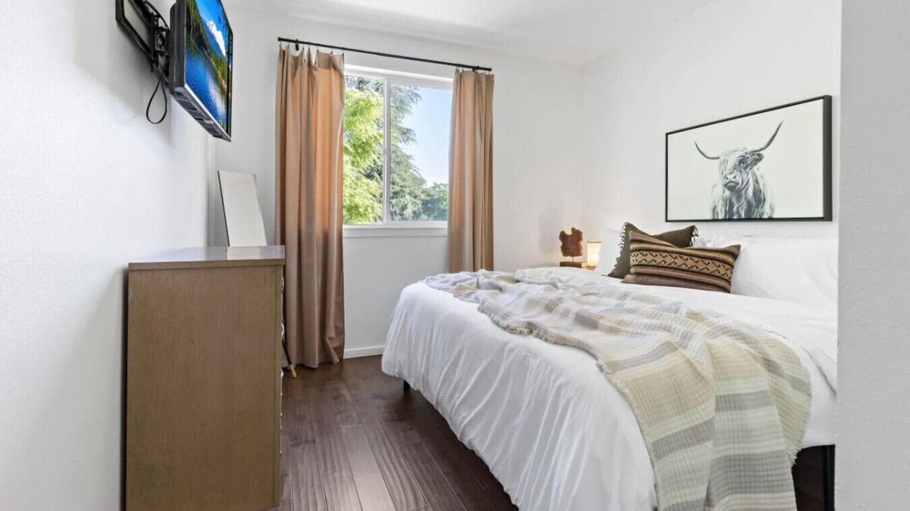 Photo of Bedroom in Downtown