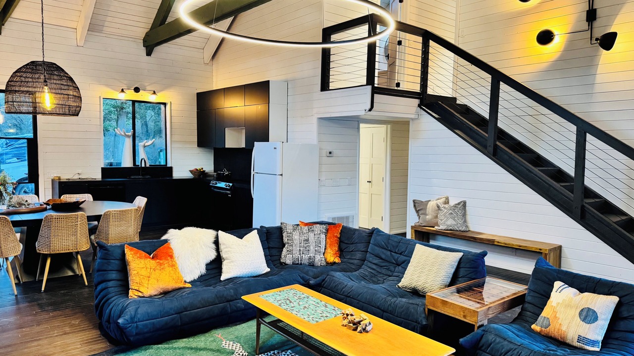 Photo of Livingroom in Cherry