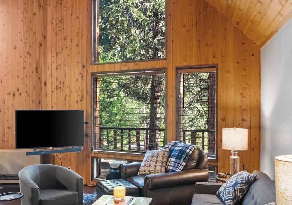 Photo of Livingroom in Hamilton Branch