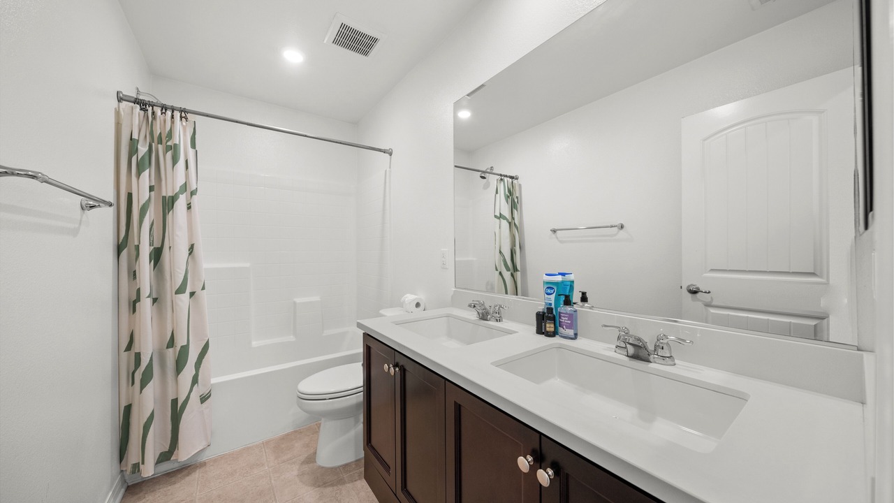 Photo of Bathroom in Eastvale Downs