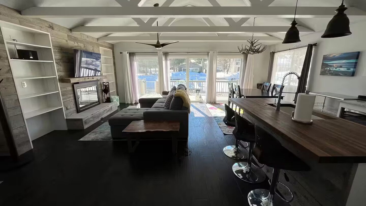 Photo of Livingroom in Tahoe Keys