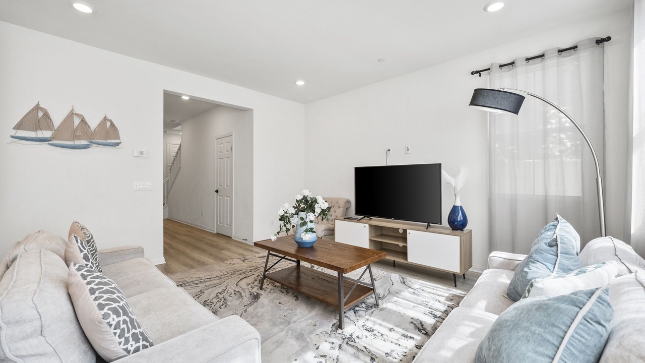 Photo of Livingroom in Upland