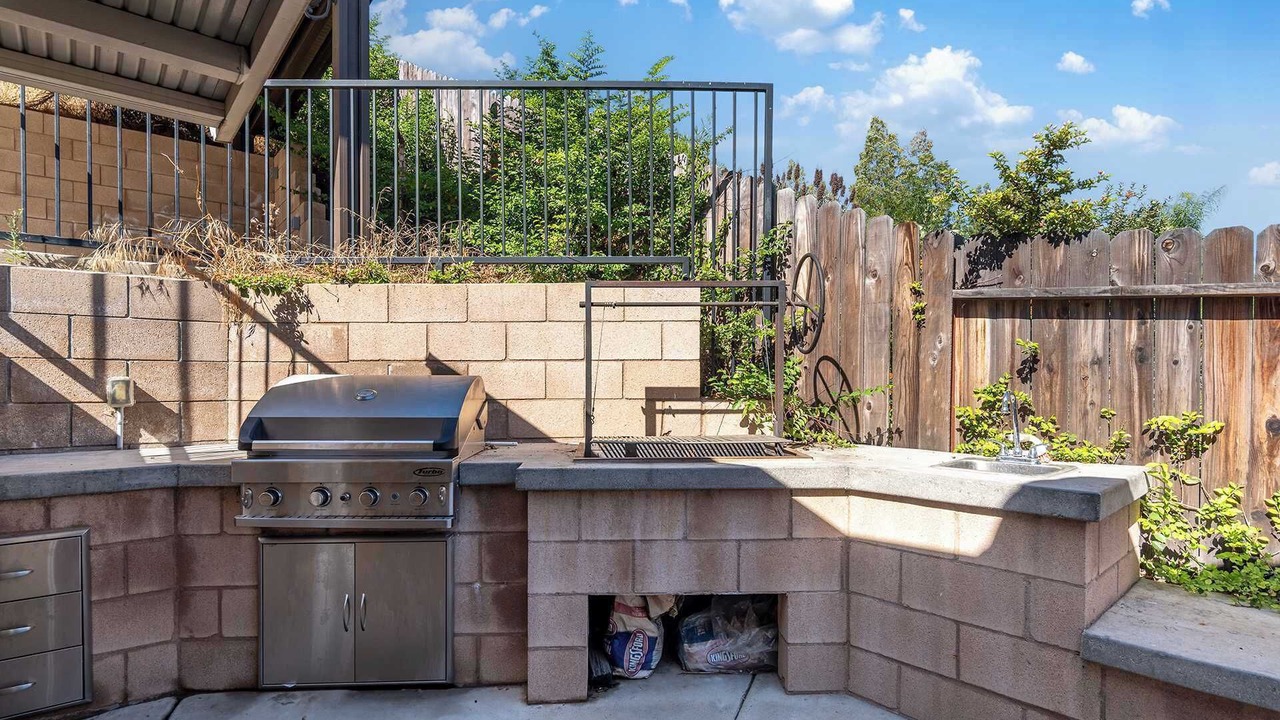 Photo of Outdoor in Corona