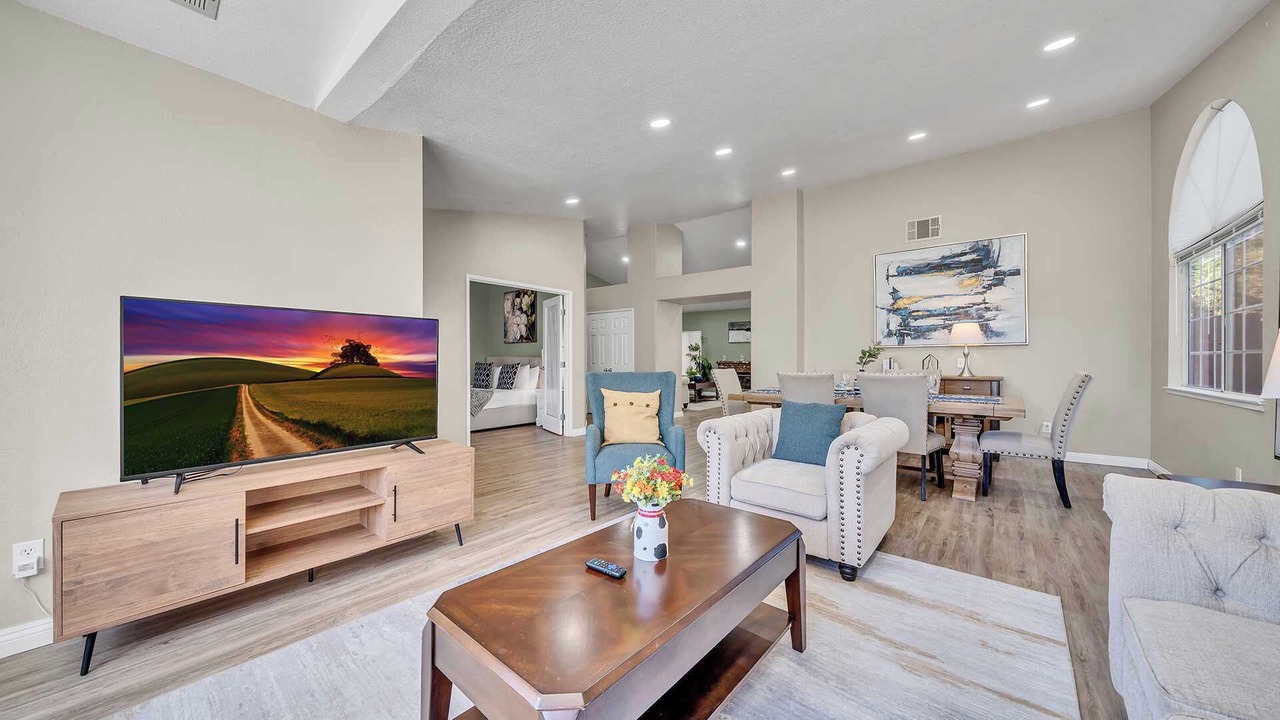Photo of Livingroom in Corona