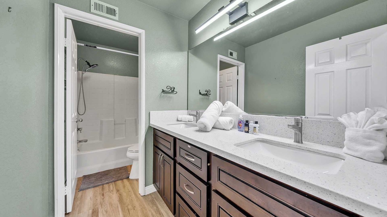 Photo of Bathroom in Corona