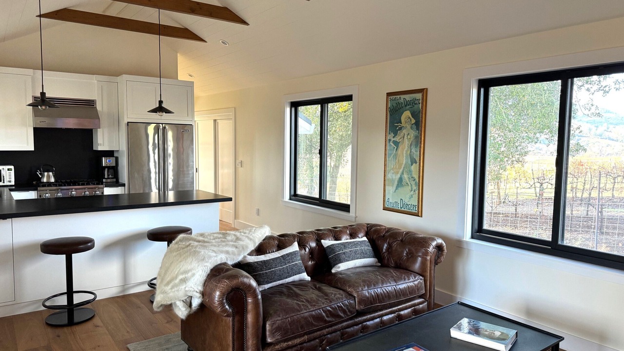 Photo of Livingroom in Geyserville