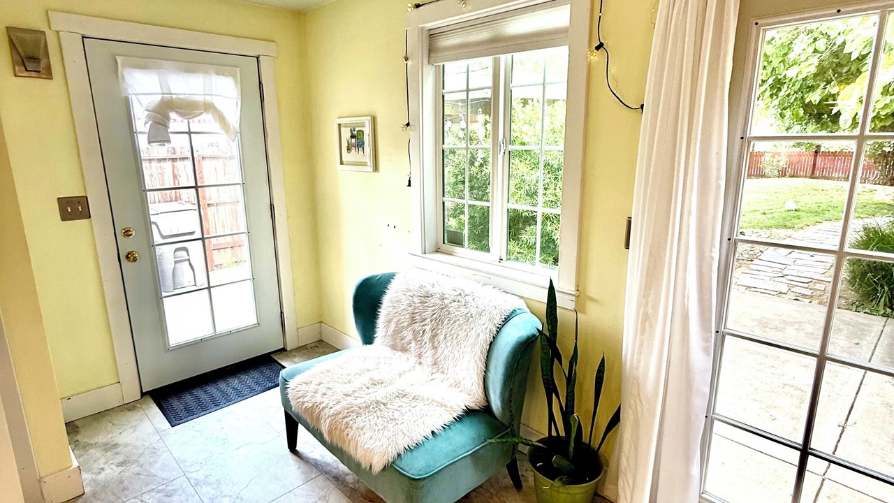 Photo of Livingroom in Southeastern Sacramento