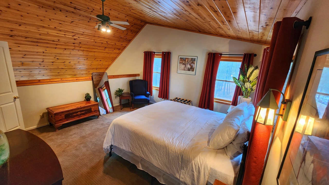 Photo of Bedroom in Portola