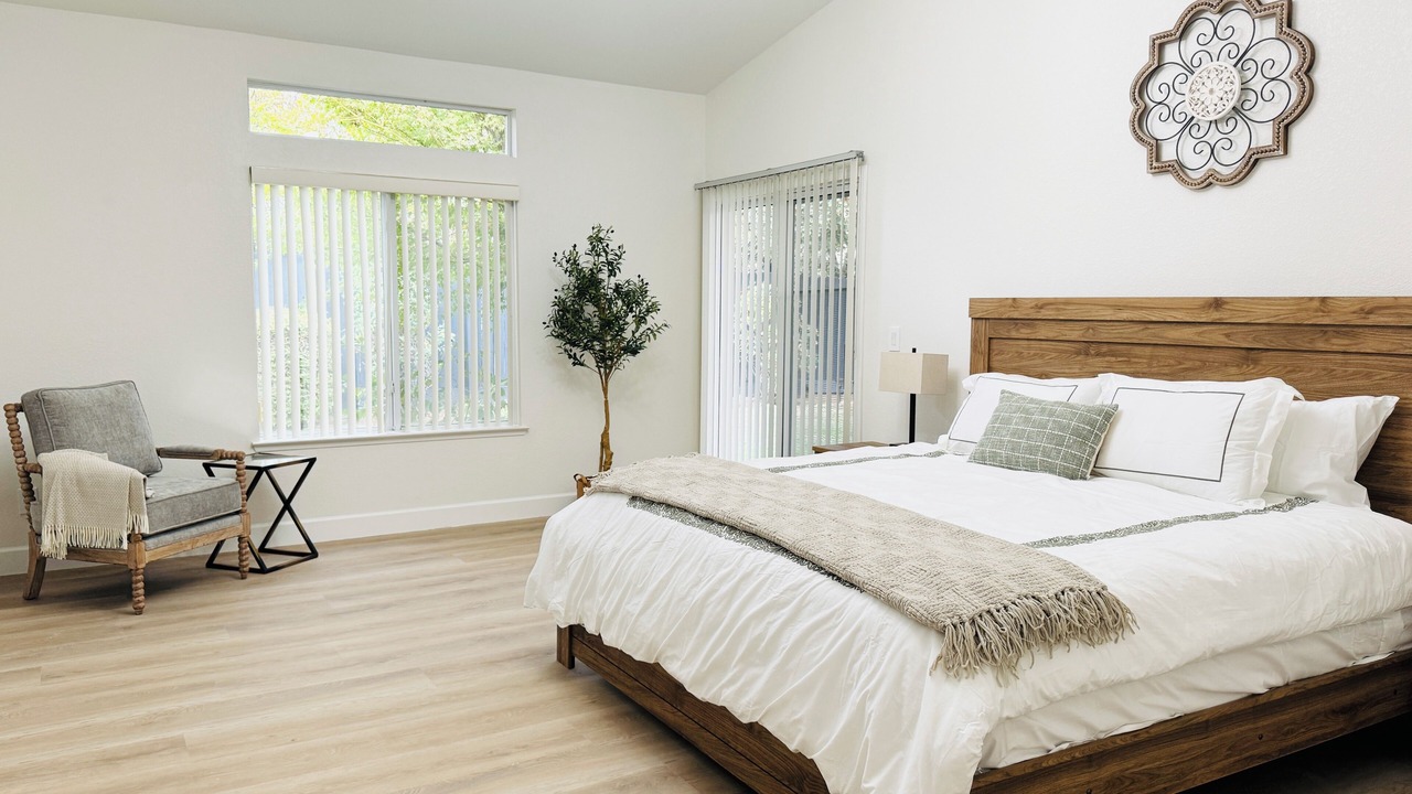 Photo of Bedroom in Raisin