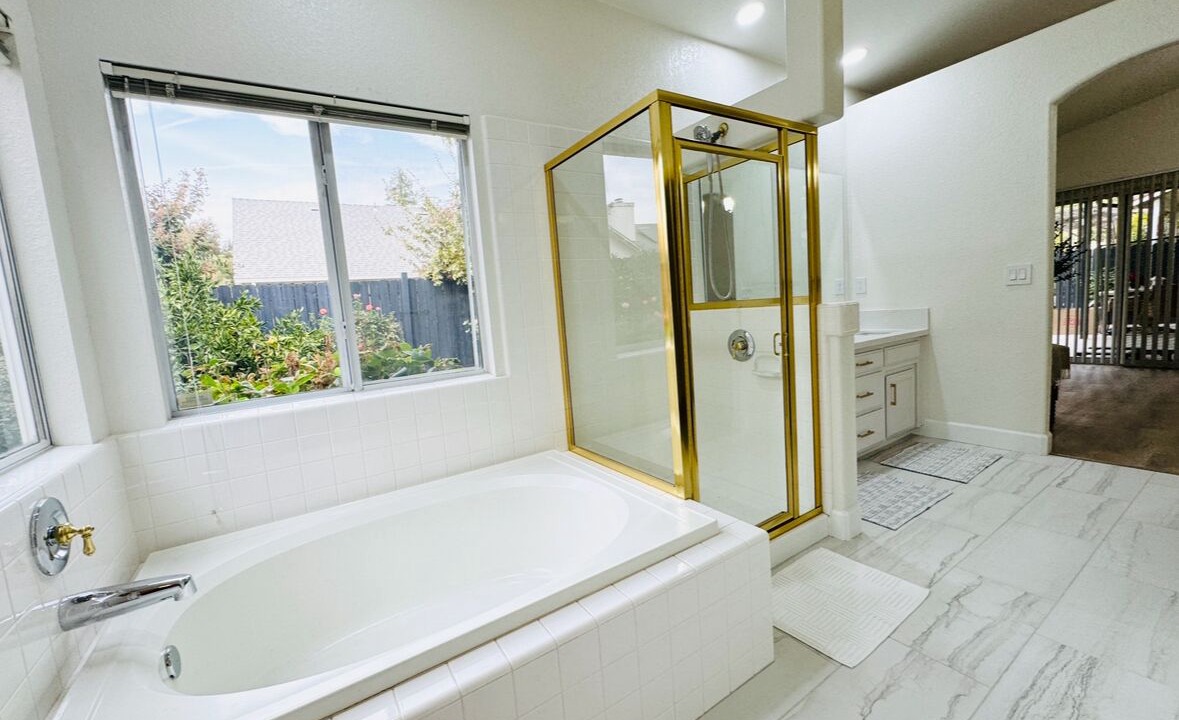 Photo of Bathroom in Raisin