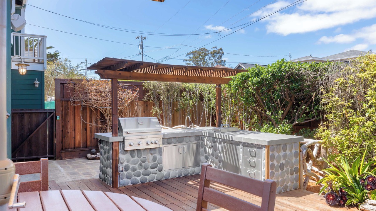 Photo of Outdoor in Eastside Santa Cruz
