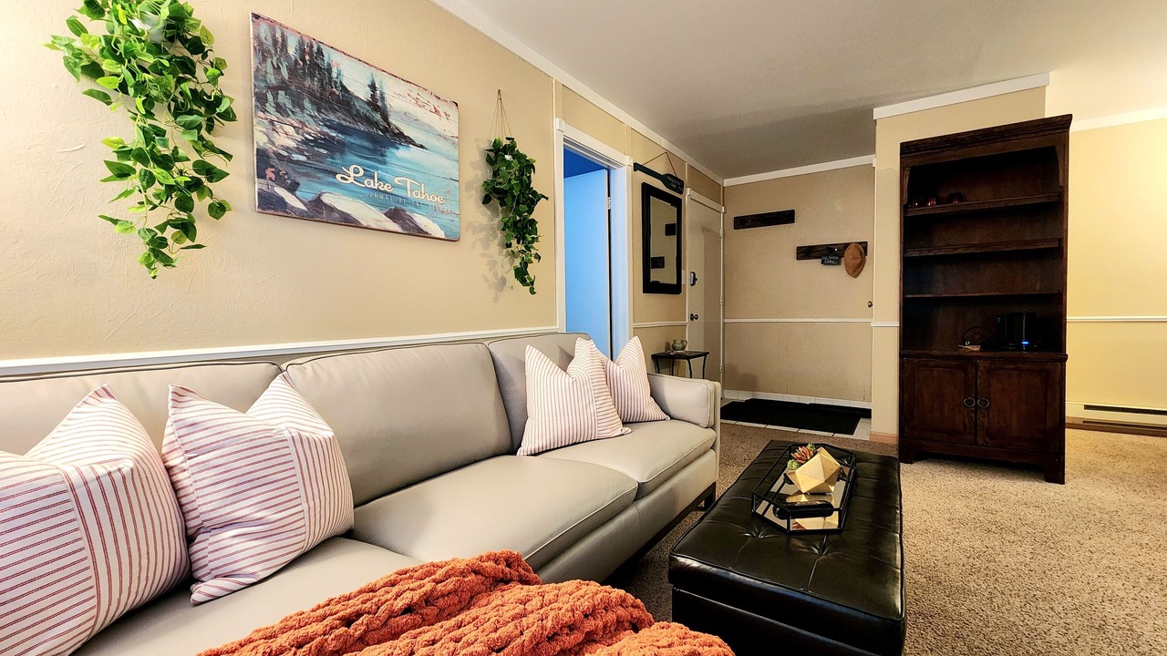 Photo of Livingroom in Tahoya Shores
