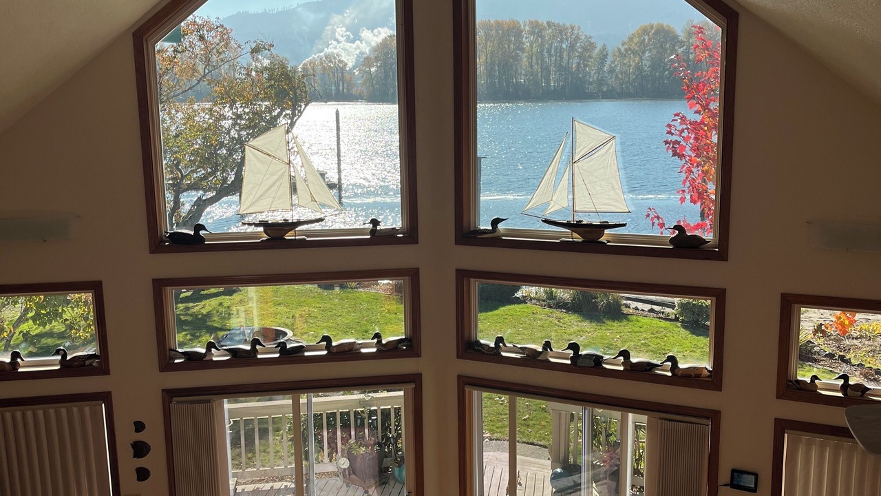 Photo of Livingroom in Cathlamet