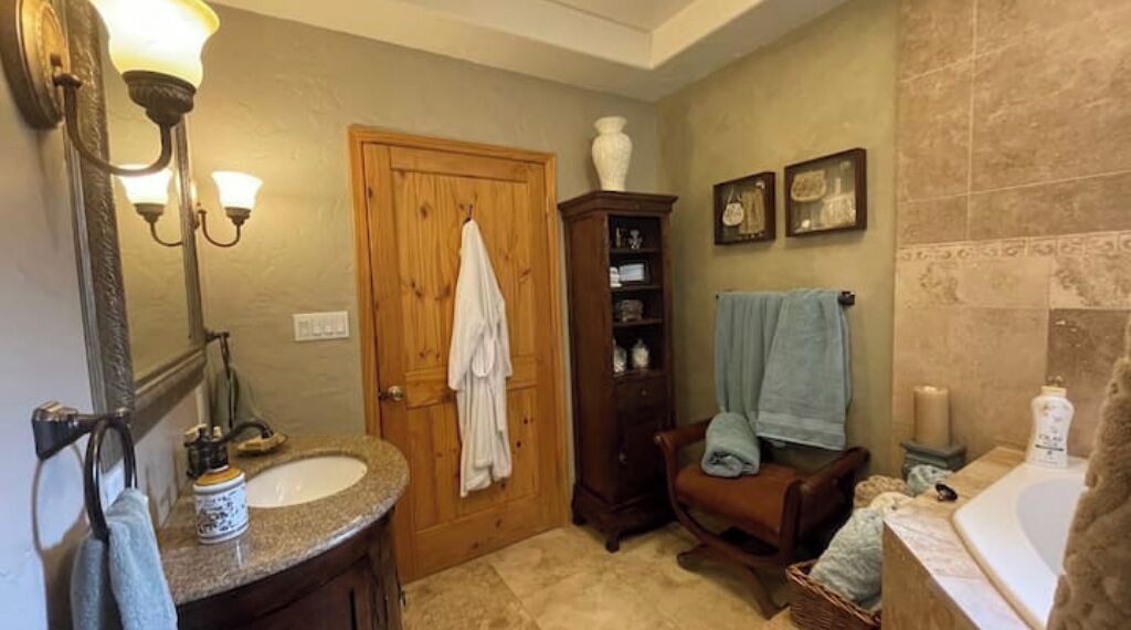 Photo of Bathroom in Williamson