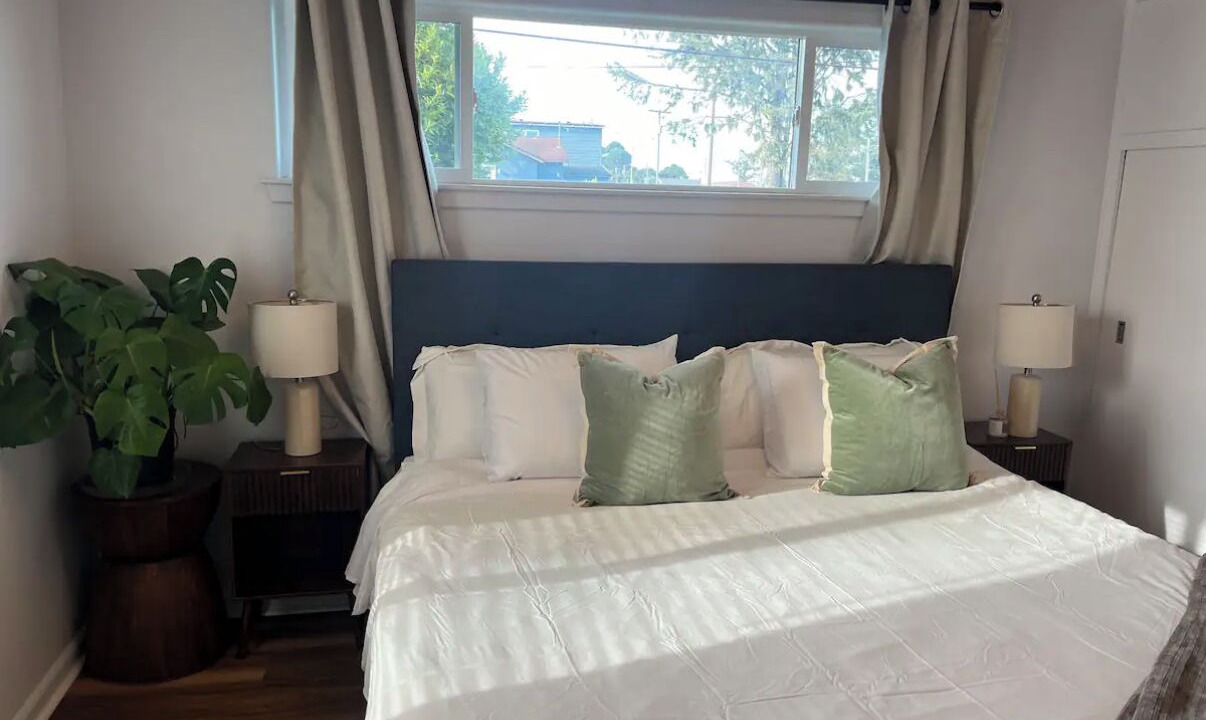 Photo of Bedroom in Crescent City
