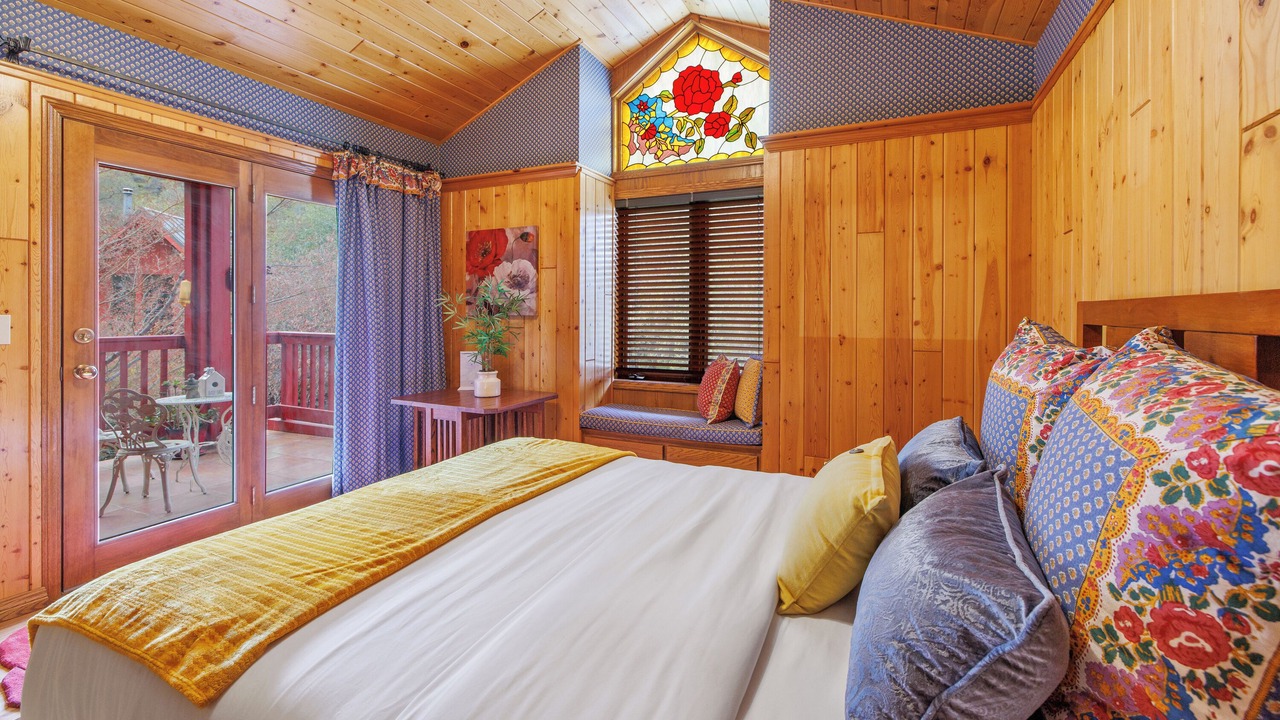 Photo of Bedroom in Three Rivers