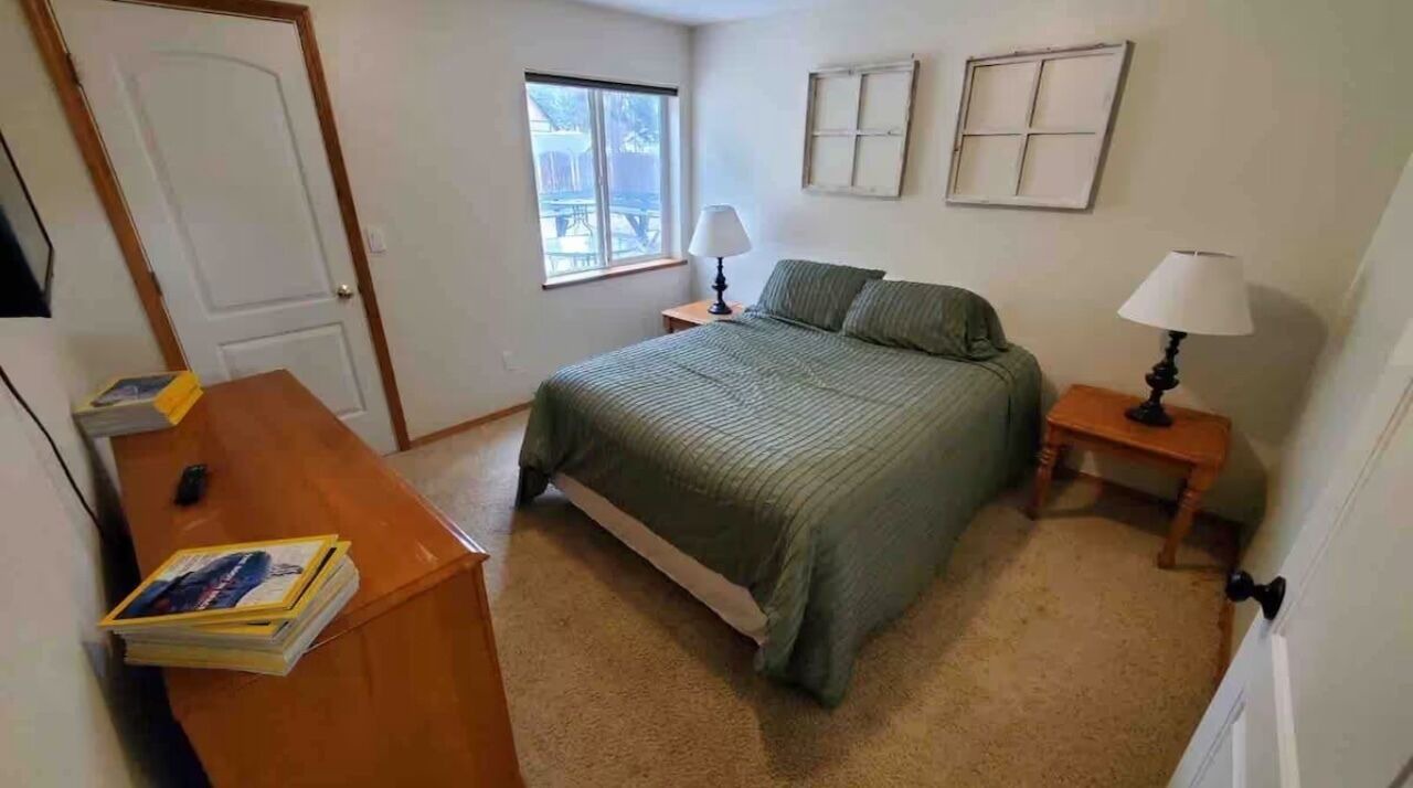 Photo of Bedroom in Deschutes River Woods