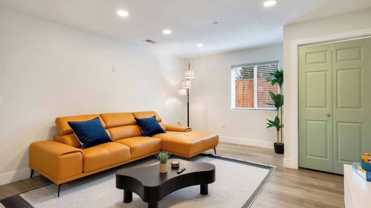 Photo of Livingroom in Northside