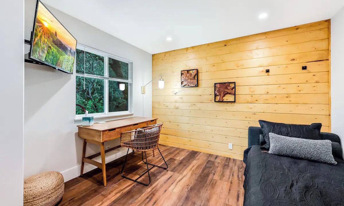 Photo of Bedroom in Santa Rosa