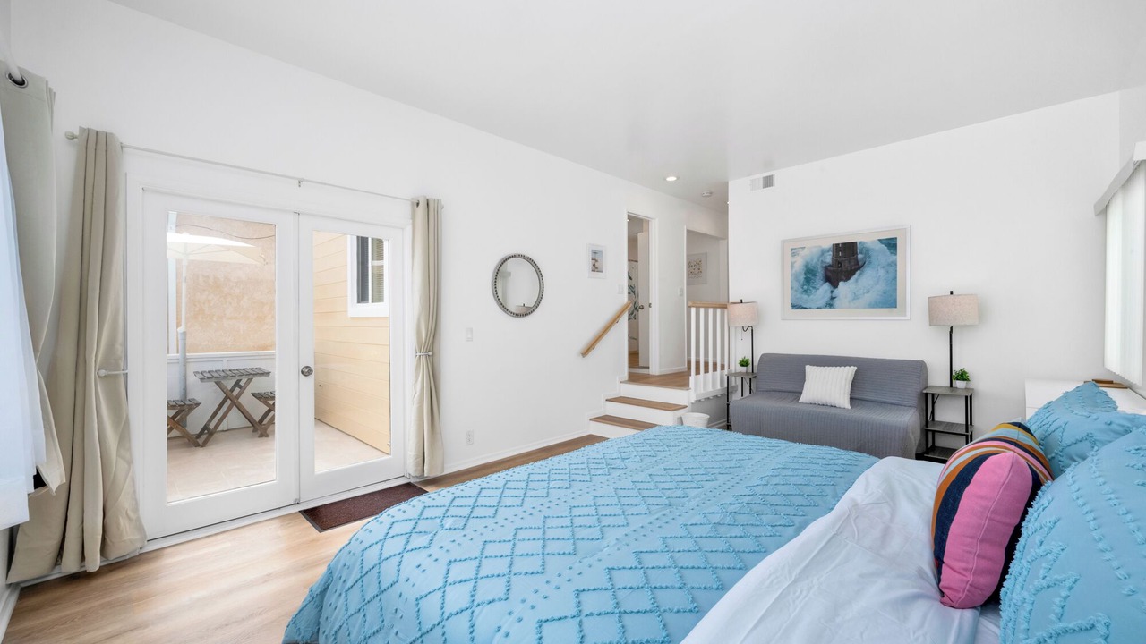 Photo of Bedroom in Newport Shores