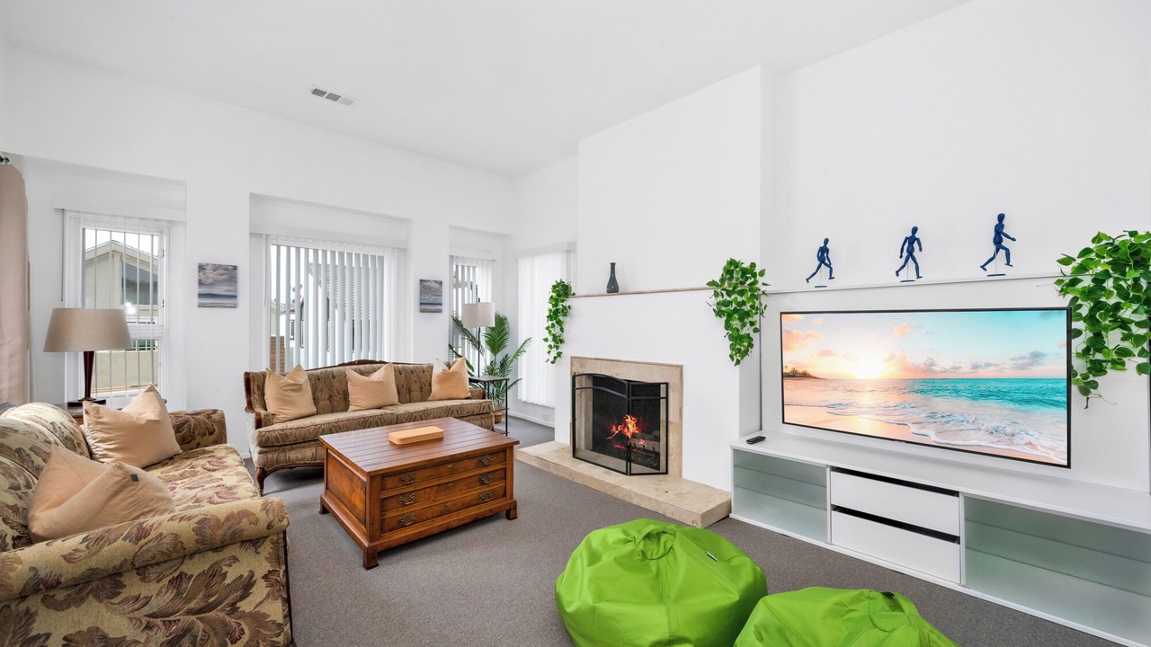 Photo of Livingroom in Newport Shores