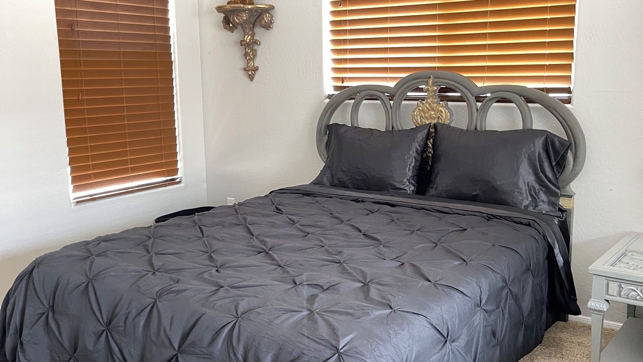 Photo of Bedroom in Sunset Farms